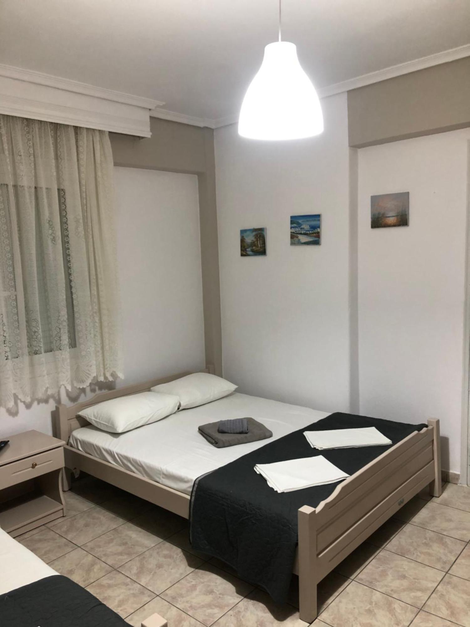 Nikis Rooms Paralía Kültér fotó