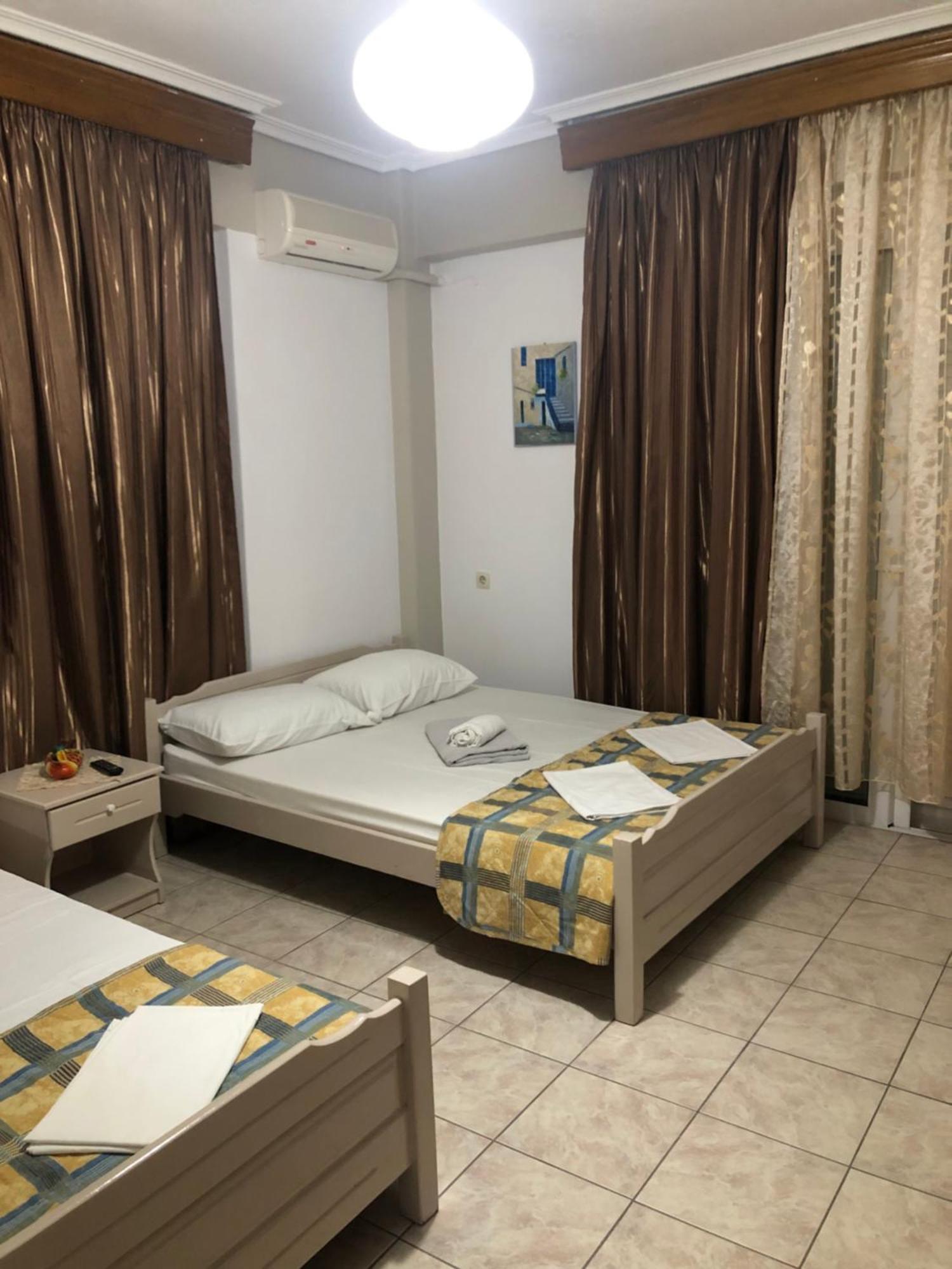 Nikis Rooms Paralía Kültér fotó